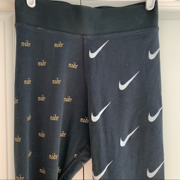 Nike All Over Print Swoosh Legging - Picture 2 of 3